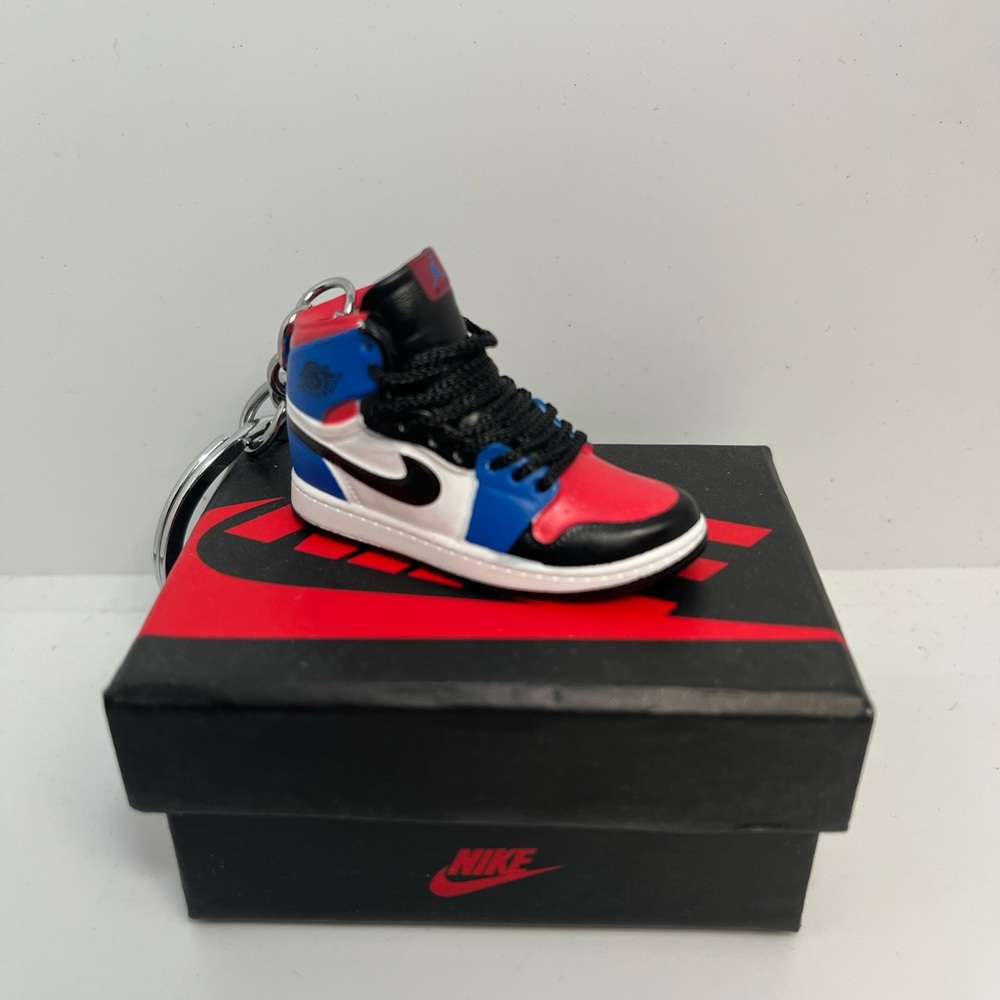 Jordan high sneaker keychain